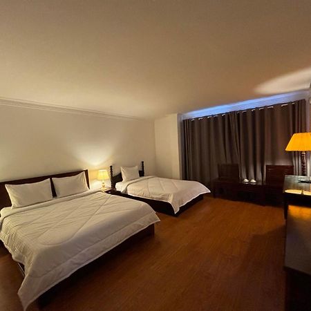 Phung Long Hotel ホーチミン市 エクステリア 写真