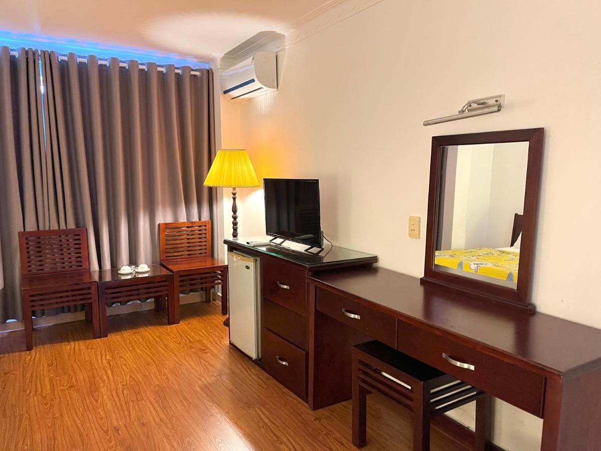 Phung Long Hotel ホーチミン市 エクステリア 写真