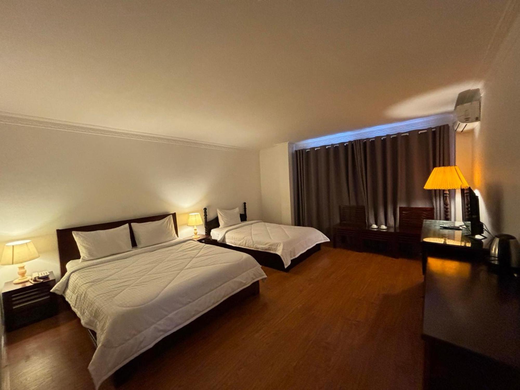 Phung Long Hotel ホーチミン市 エクステリア 写真