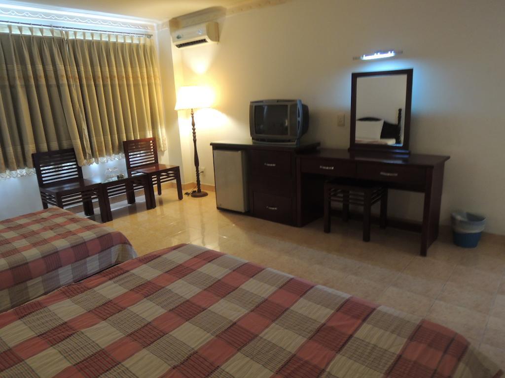 Phung Long Hotel ホーチミン市 エクステリア 写真